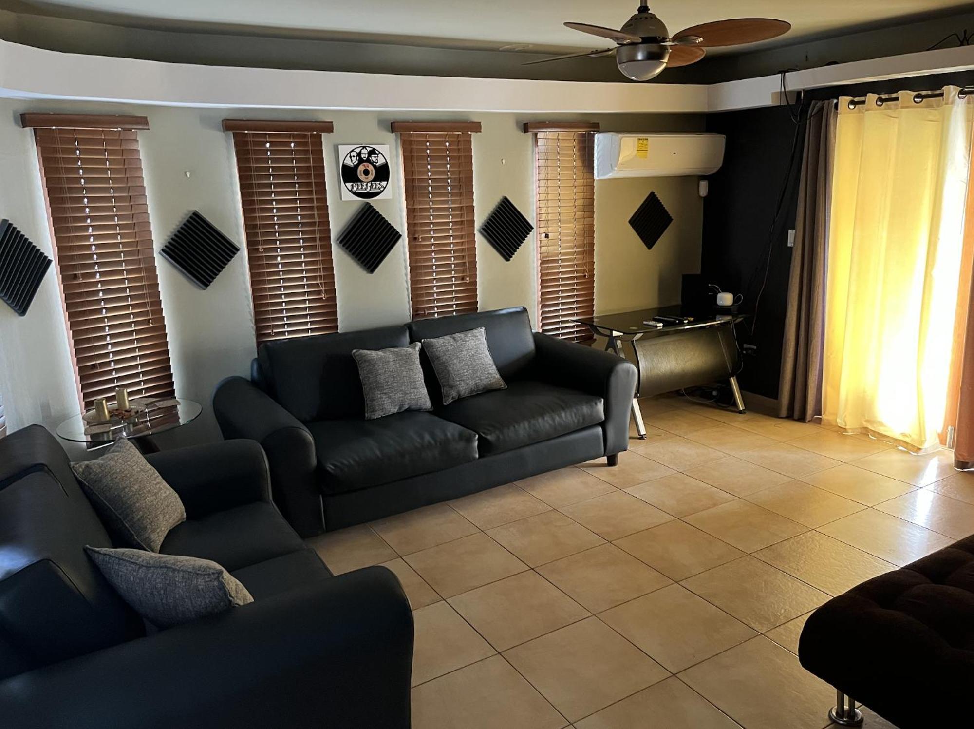 Genesis Apartments Palm Beach Ngoại thất bức ảnh