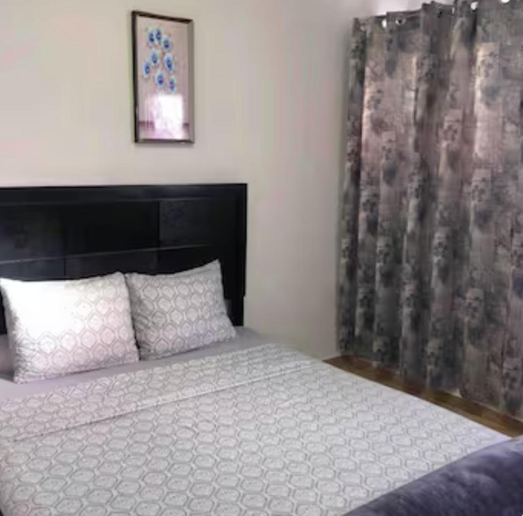 Genesis Apartments Palm Beach Ngoại thất bức ảnh